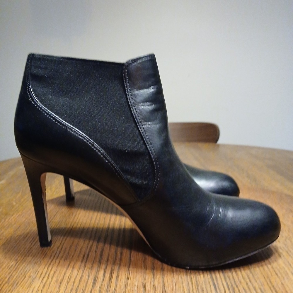 Via Spiga Leather Stiletto Boots Size 8.5M Dress Classic Heels Womens Black